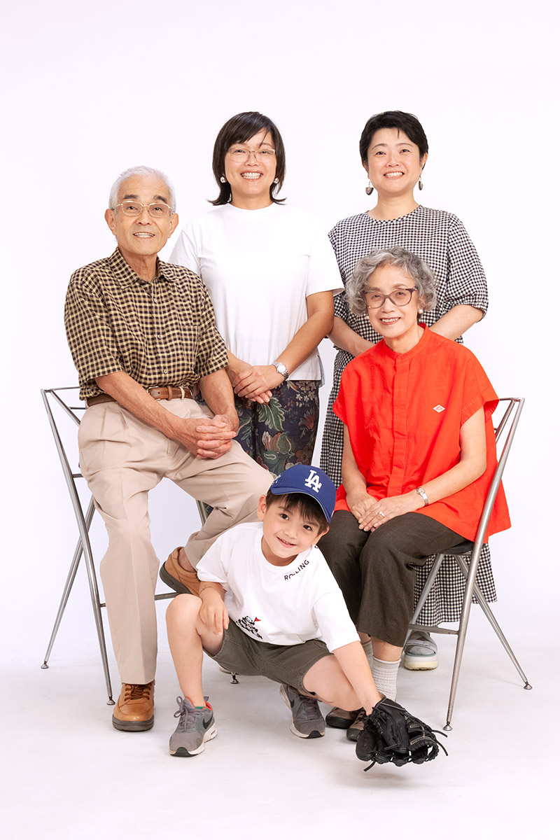 三世代の家族写真